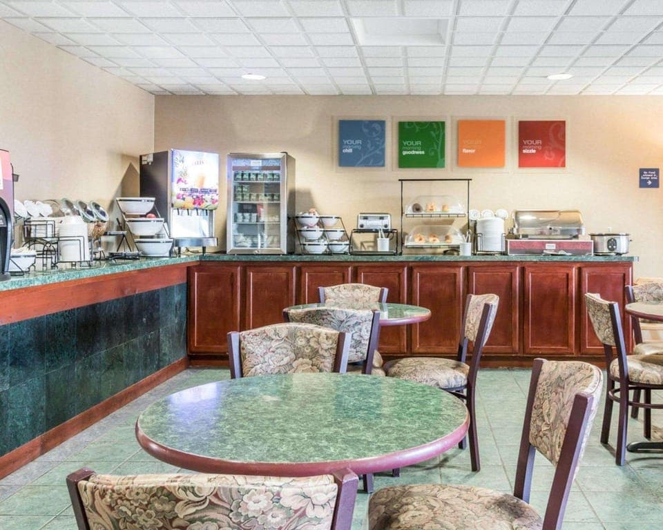 Comfort Inn & Suites Maumee - Toledo (I80-90) Hotel in Maumee