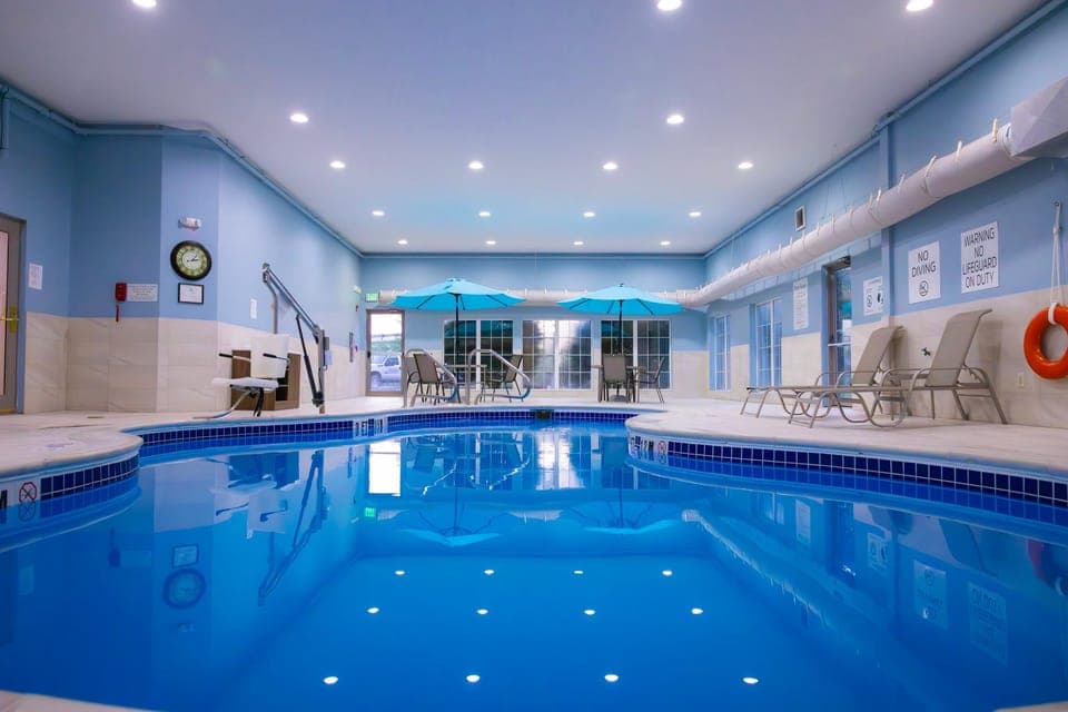 Swimming pool
