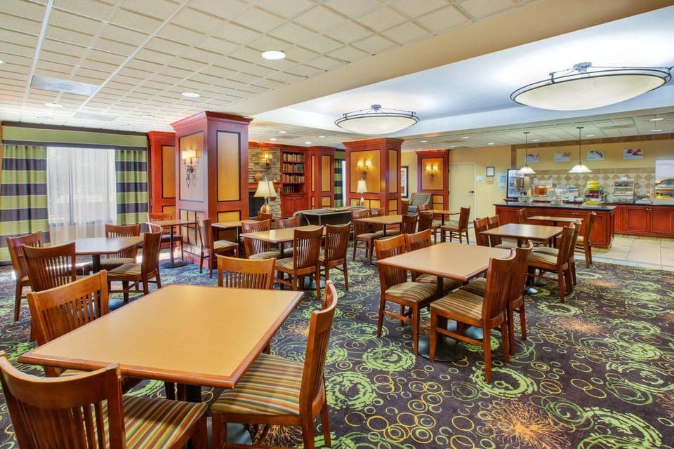 Holiday Inn Express Hotel and Suites Fort Wayne By IHG Hotel in Fort Wayne