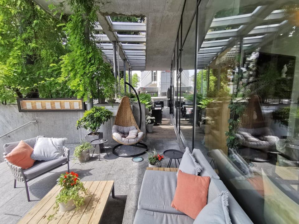Bar/lounge