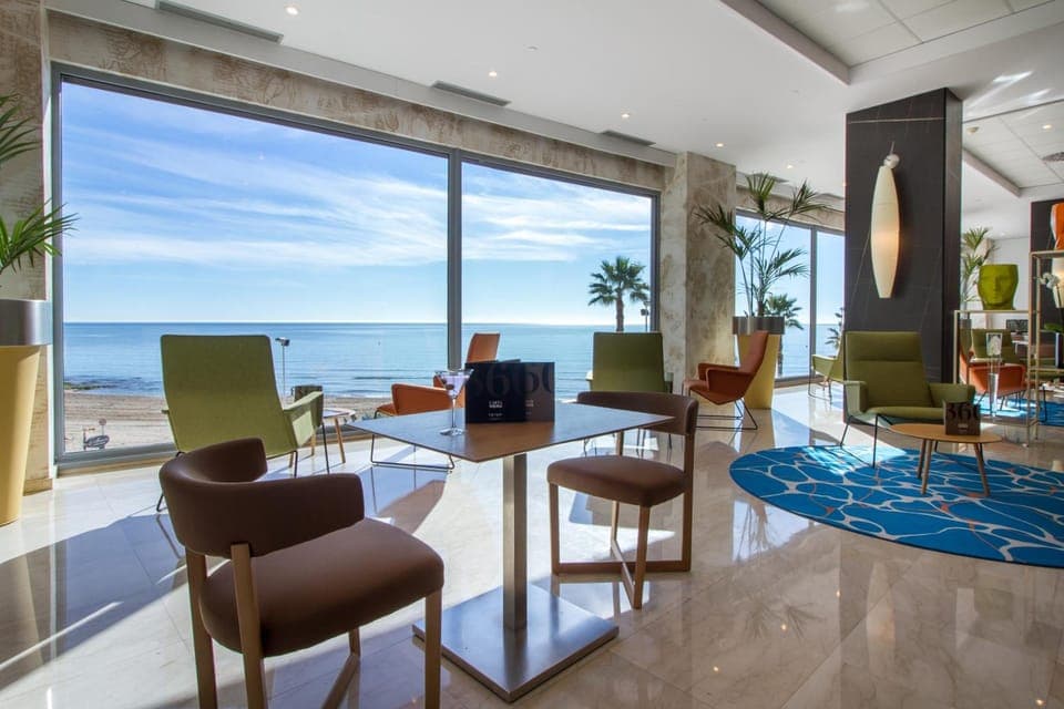 Bar/lounge