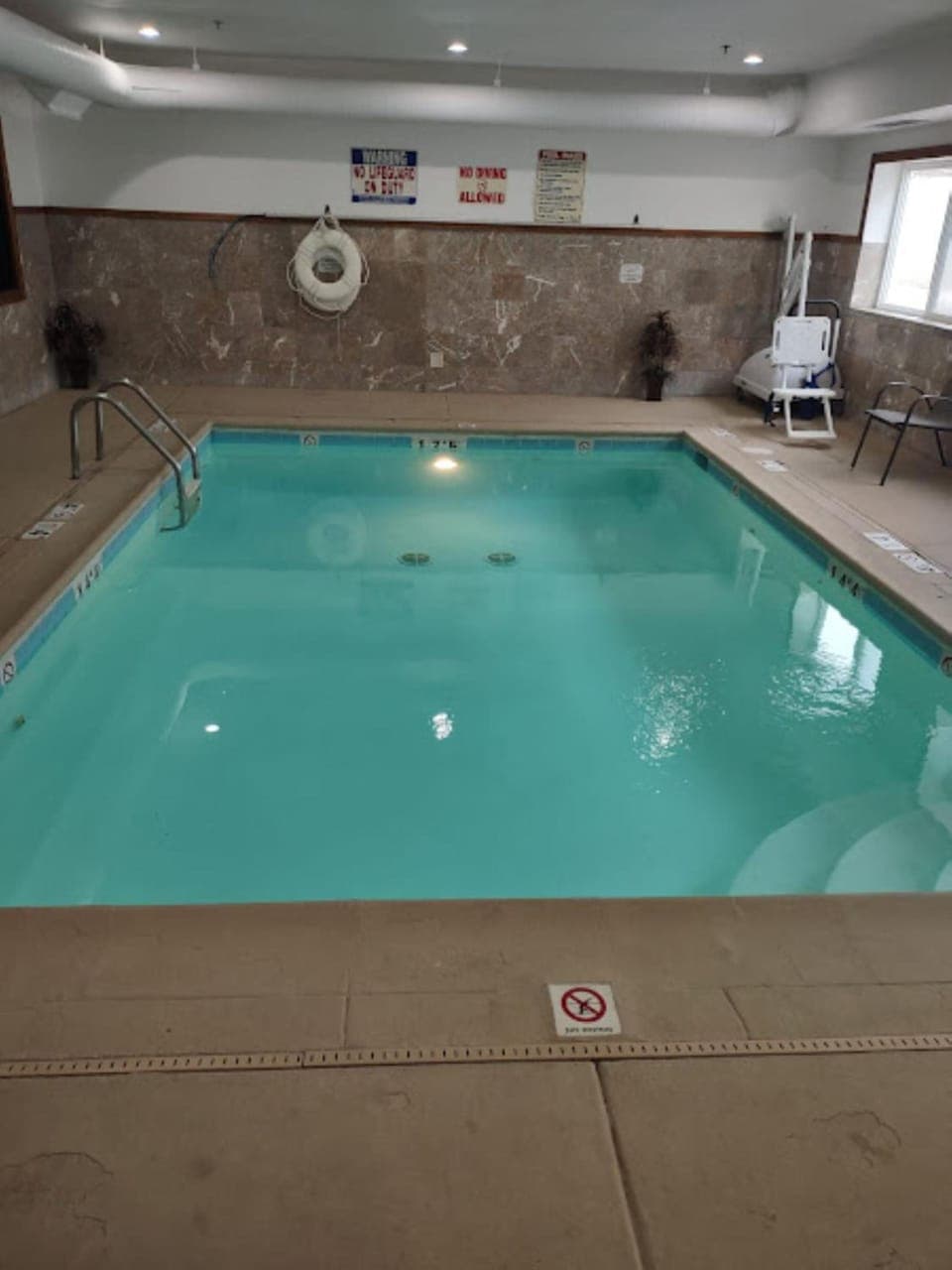 Swimming pool