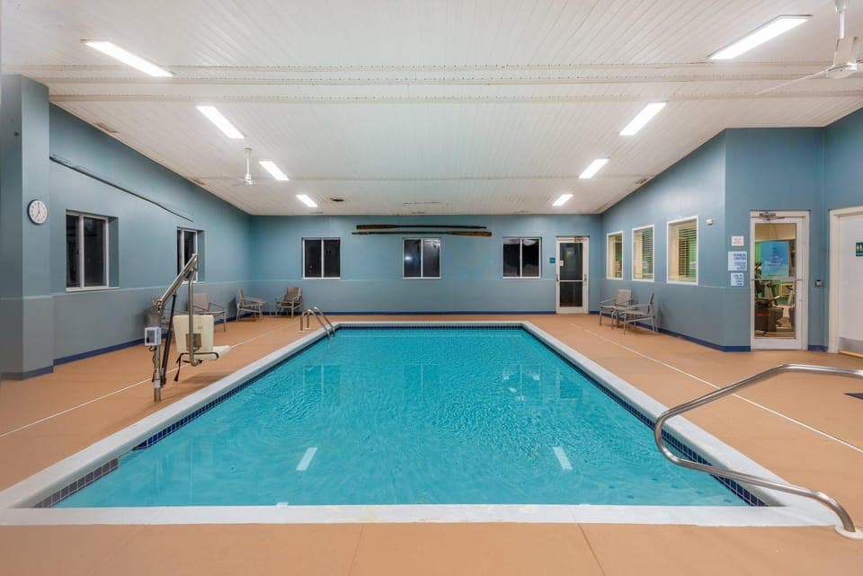 Swimming pool