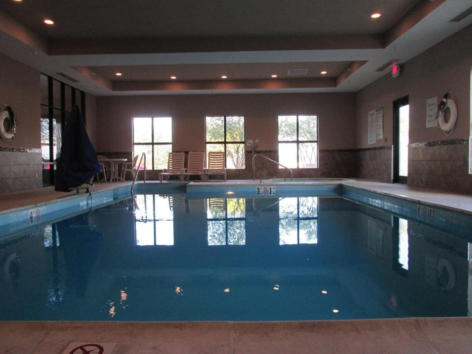Swimming pool