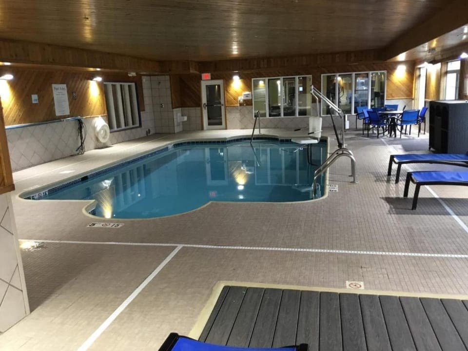 Swimming pool