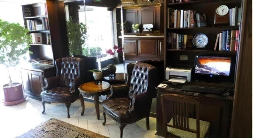 Hilgard House Westwood Village Hotel in Westwood