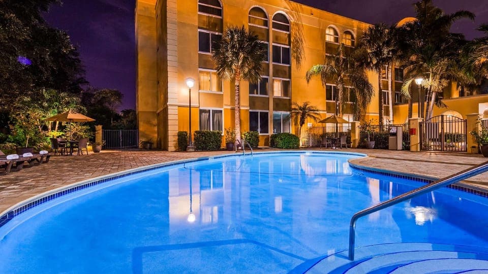 Swimming pool