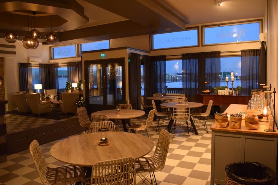 Bar/lounge