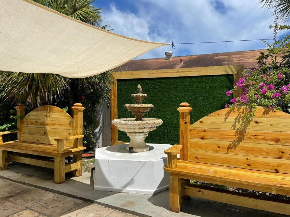 Colony Club Inn & Suites Hotel in Nassau