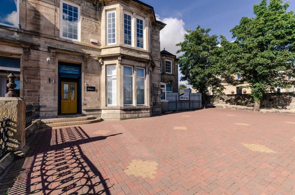 Sweeney Motherwell Apartment hotel in Bellshill