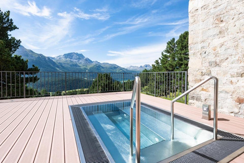 Hot tub