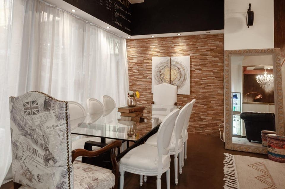 Bar/lounge