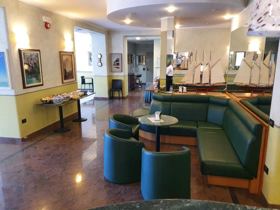 Bar/lounge