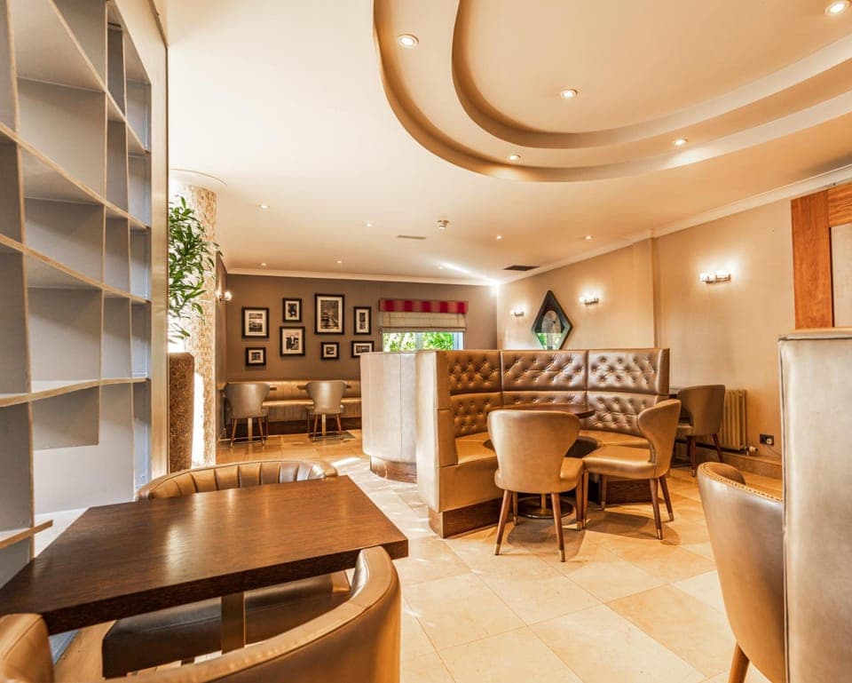 Bar/lounge