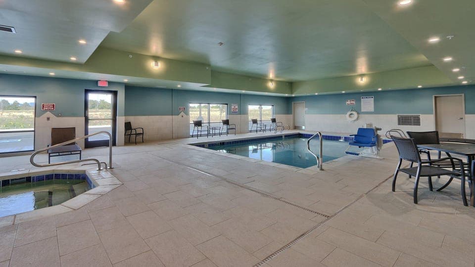 Swimming pool