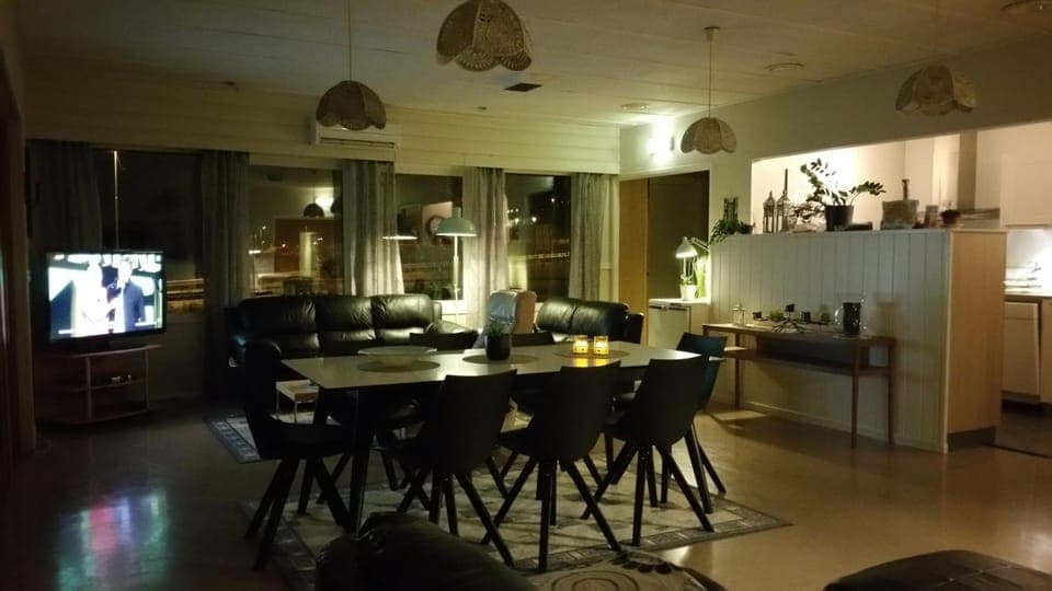 Shared lounge/TV area