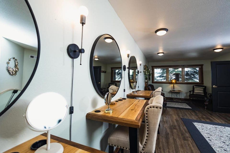 Taharaa Mountain Lodge Inn in Estes Park