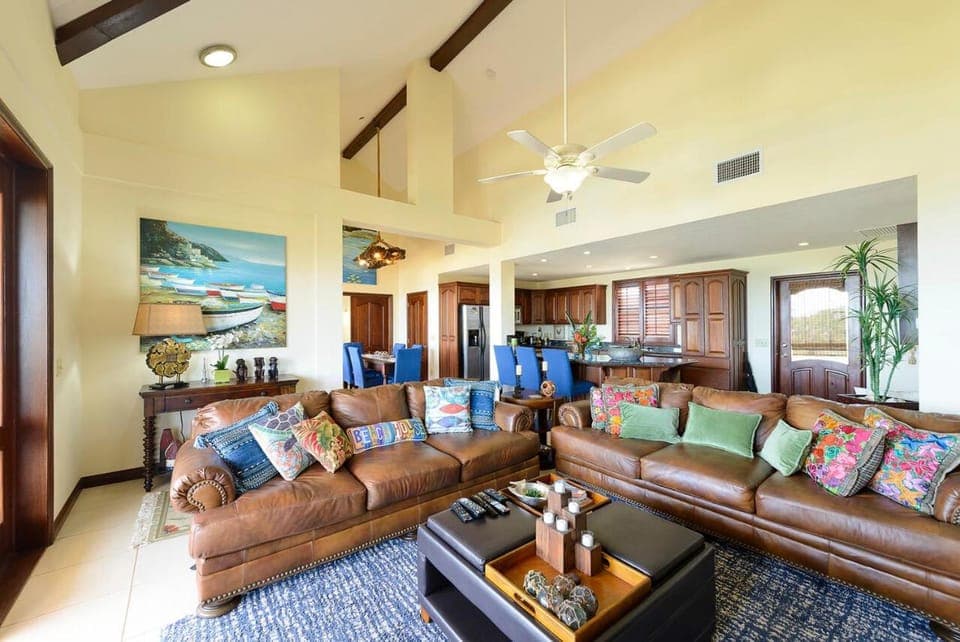 Shared lounge/TV area