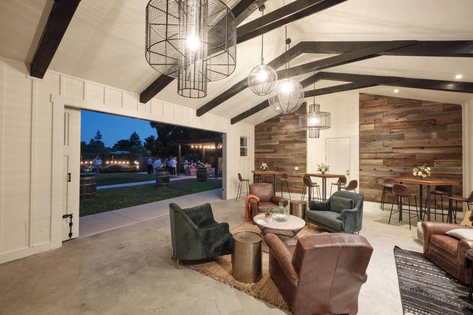 Shared lounge/TV area