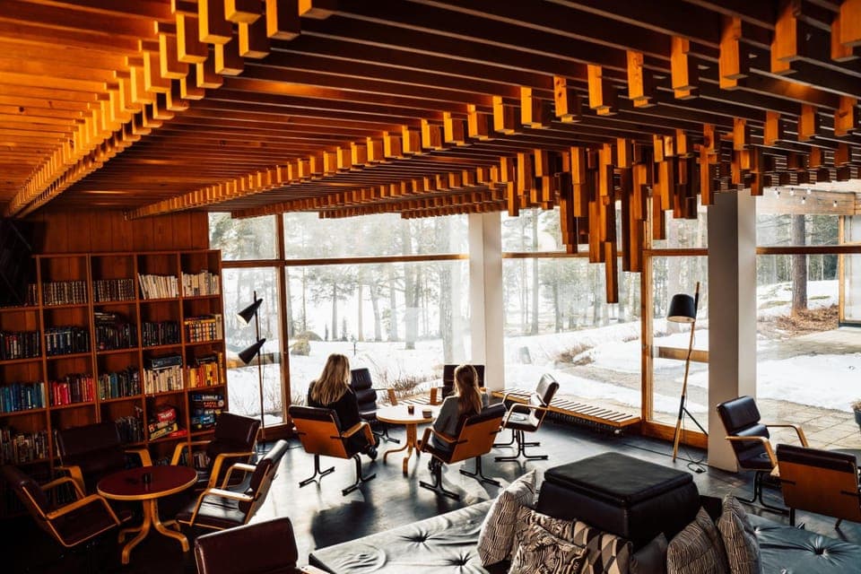 Shared lounge/TV area