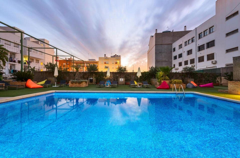 Swimming pool