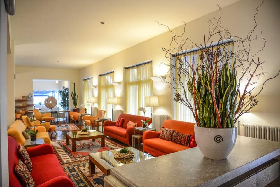Shared lounge/TV area