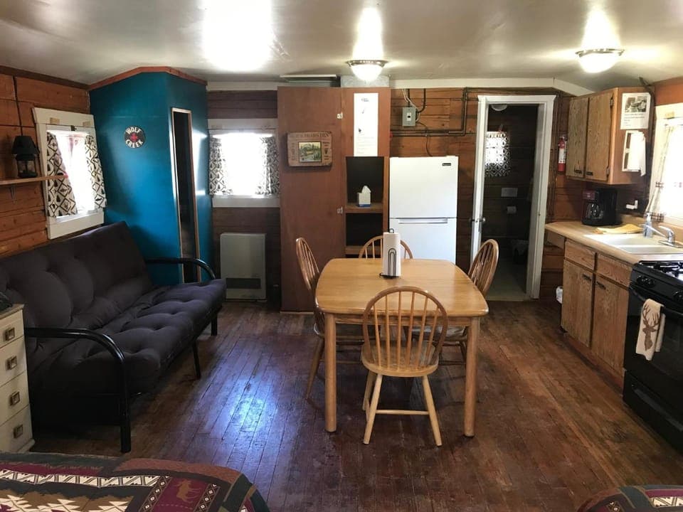 Grandview Cabins & RV Resort Lodge in South Fork