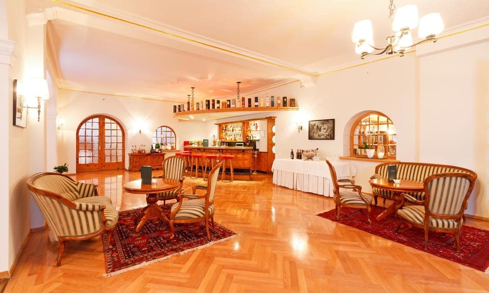 Bar/lounge