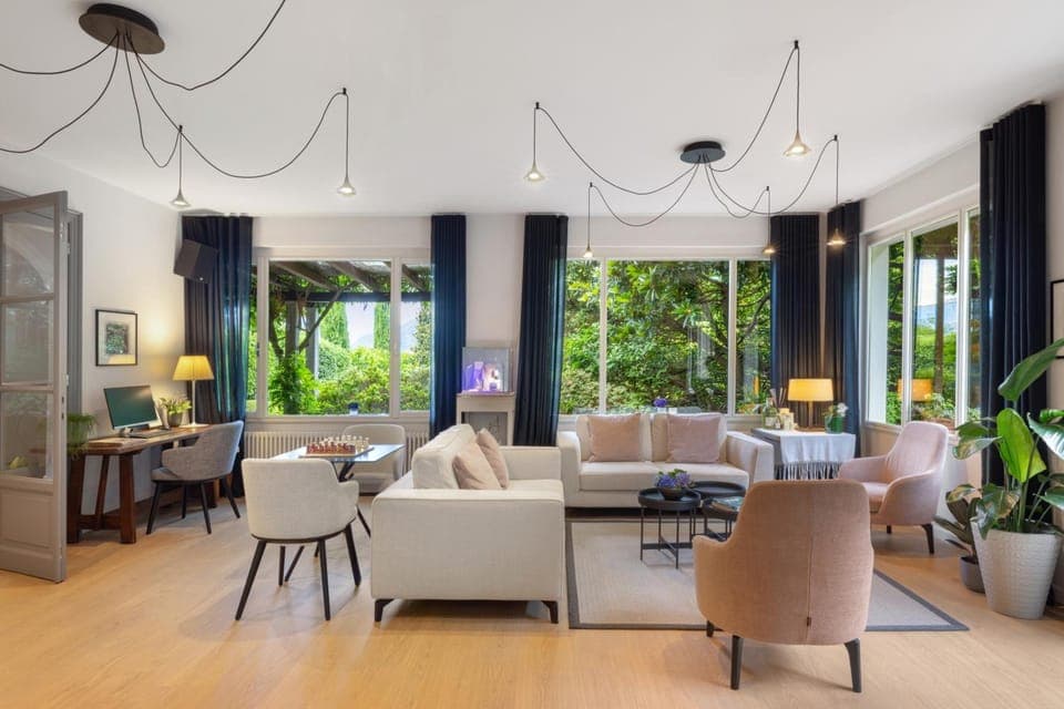 Shared lounge/TV area