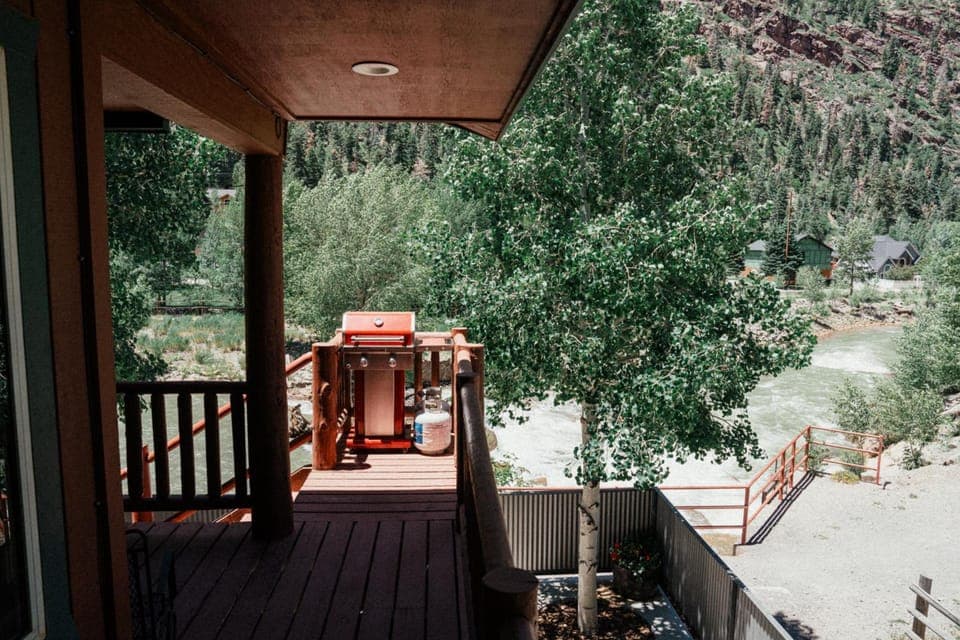 Ouray Riverside Resort - Inn & Cabins Lodge in Ouray
