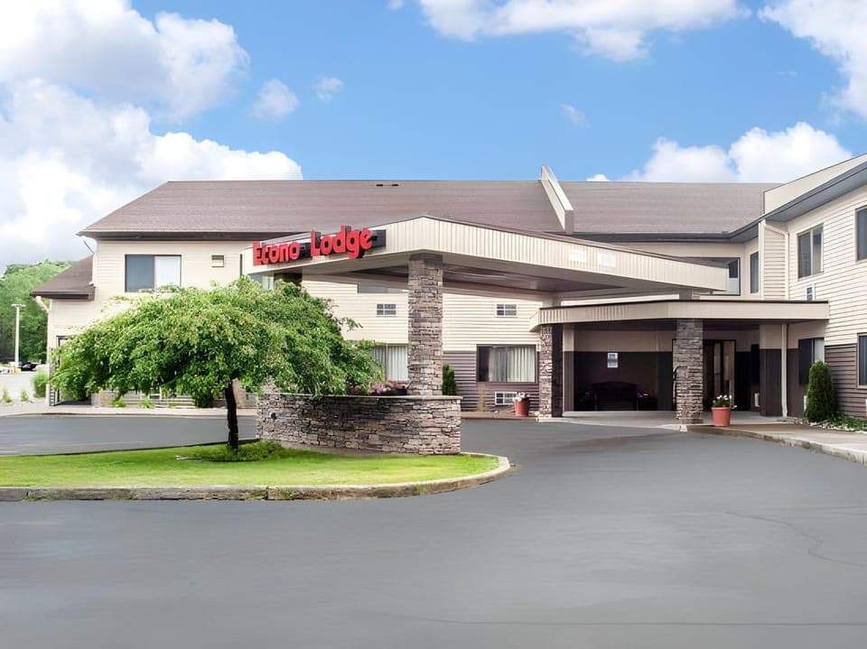 Econo Lodge Hotel in Finger Lakes