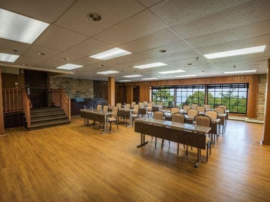 Big Meadows Lodge Hotel in Shenandoah Valley