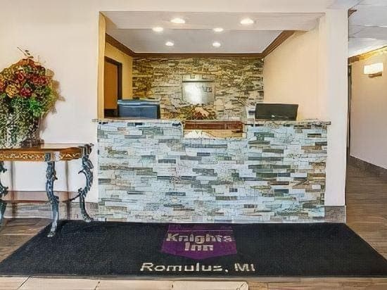 American Inn & Suites Romulus DTW Hotel in Romulus