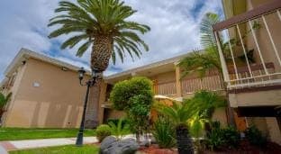 Howard Johnson by Wyndham Buena Park Hotel in Buena Park