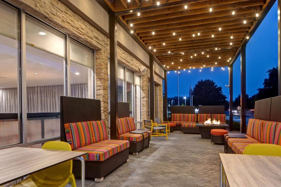 Home2 Suites by Hilton Carmel Indianapolis Hotel in Carmel