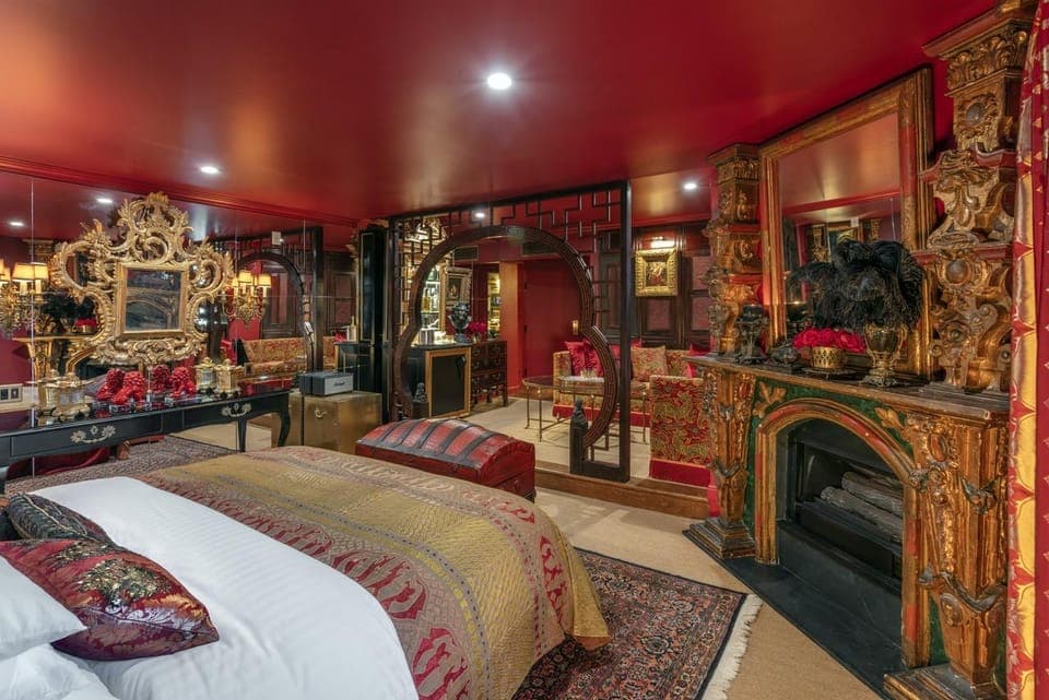 Suite room