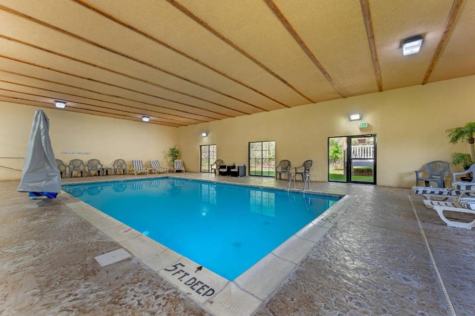 Swimming pool