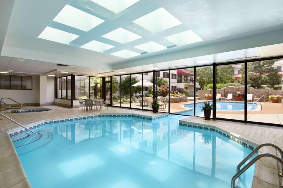 Embassy Suites by Hilton Detroit Metro Airport Hotel in Romulus