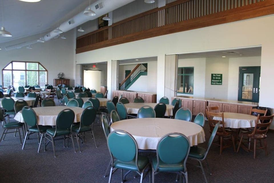 Farmstead Inn and Conference Center Hotel in Shipshewana