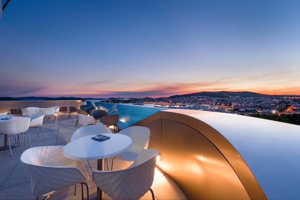 Bar/lounge