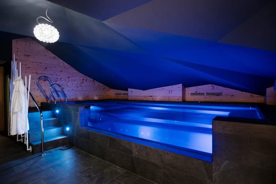 Hot tub