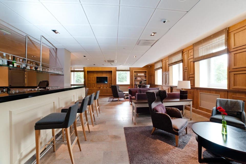 Bar/lounge