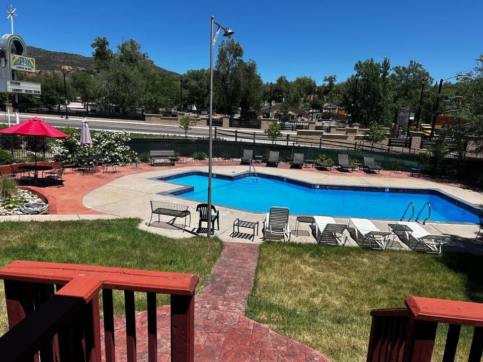 Rainbow Lodge and Inn Lodge in Colorado Springs