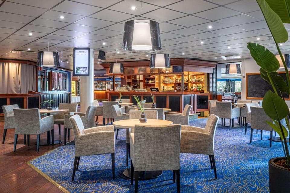 Bar/lounge