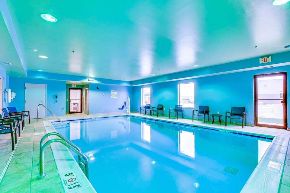 Swimming pool