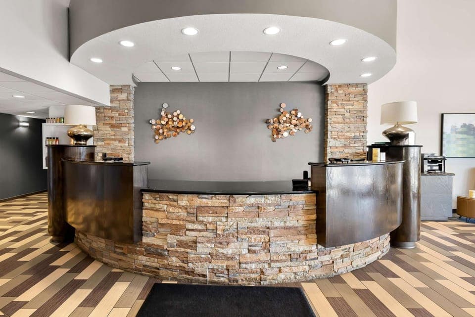 Best Western Luxbury Inn Fort Wayne Hotel in Fort Wayne