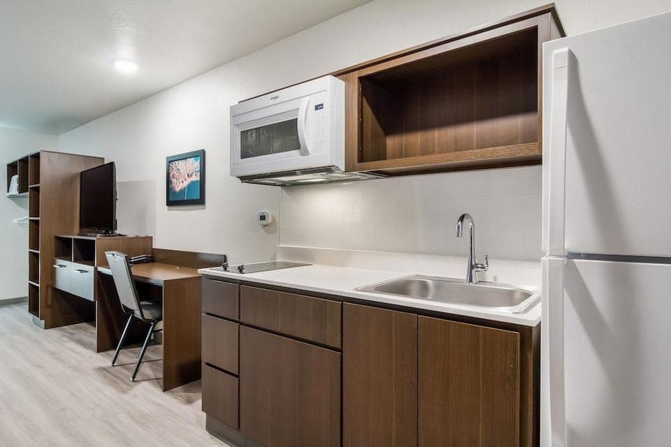 WoodSpring Suites Detroit Madison Heights Hotel in Madison Heights