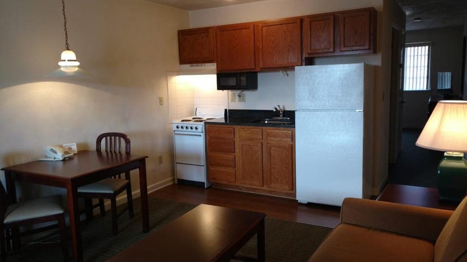 Affordable Suites Charlottesville Hotel in Charlottesville