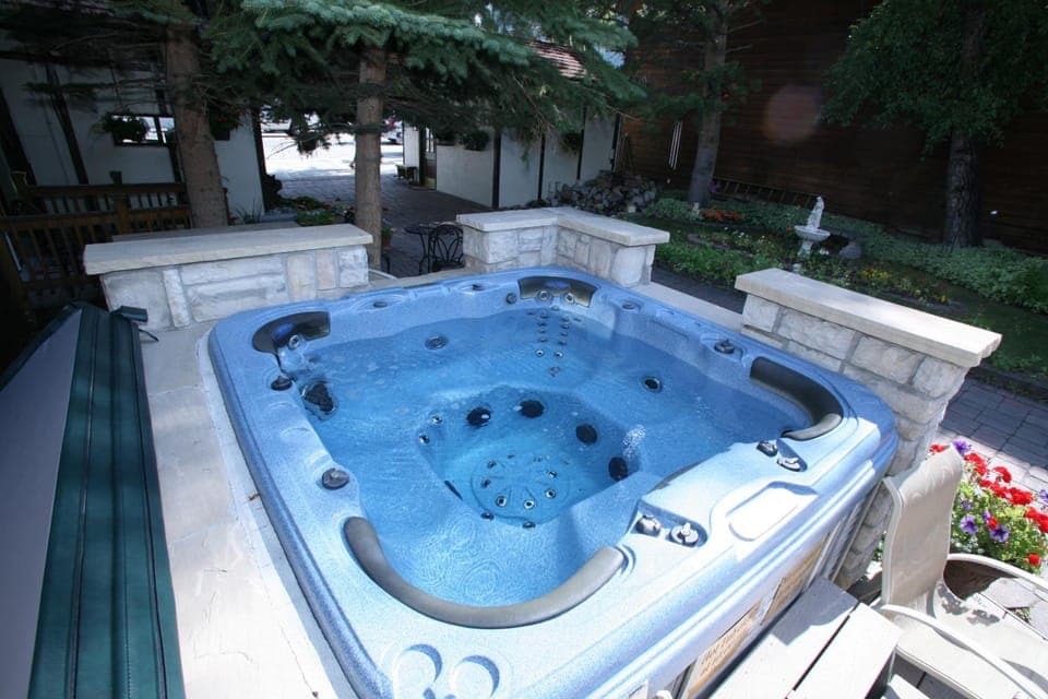 Hot tub
