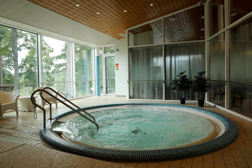 Hot tub